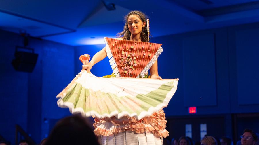 アート・デザイン・音楽 Contemporary Fashion No.4, No.5, No.6 Colorado Springs fashion show features local designers, models